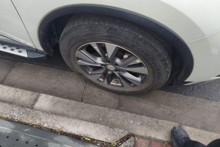 Used Nissan Murano 2019 2.5L XE Two-Wheel Drive Elite Version China VI Standard Right Front Wheel Hub