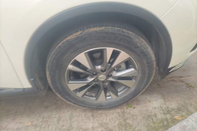 Used Nissan Murano 2019 2.5L XE Two-Wheel Drive Elite Version China VI Standard Right Front Wheel Hub