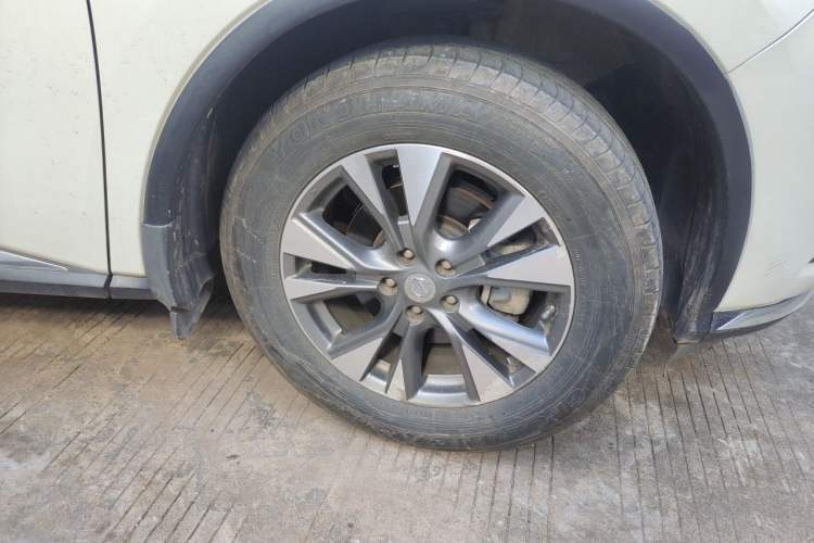 Used Nissan Murano 2019 2.5L XL Two-Wheel Drive Smart Connect Luxury Edition China VI Standard Right Front Wheel Hub