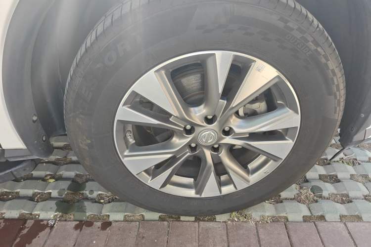 Used Nissan Murano 2019 2.5L XL Two-Wheel Drive Smart Connect Luxury Edition China VI Standard Right Front Wheel Hub