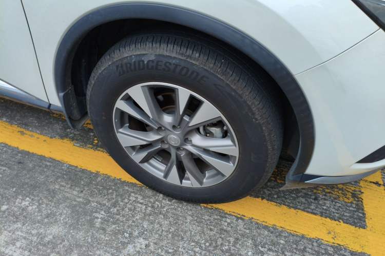 Used Nissan Murano 2019 2.5L XL Two-Wheel Drive Smart Connect Luxury Edition China VI Standard Right Front Wheel Hub