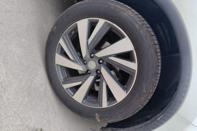 Used Nissan Murano 2019 2.5 S/C HEV XE Four-Wheel Drive Hybrid SmartConnect Prestige Version China V Emission Standard Right Front Wheel Hub