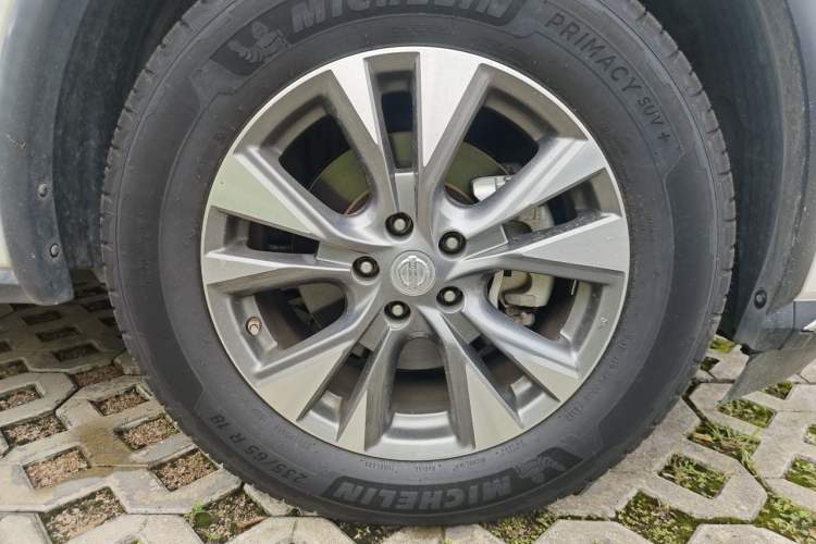 Used Nissan Murano 2019 2.5L XL Two-Wheel Drive Smart Connect Luxury Edition China VI Standard Right Front Wheel Hub