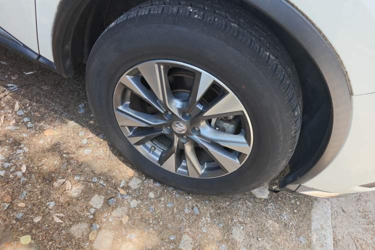 Used Nissan Murano 2019 2.5L XL Two-Wheel Drive SmartConnect Luxury Edition China V Standard Right Front Wheel Hub