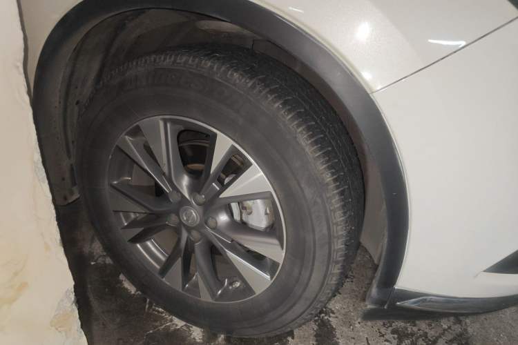 Used Nissan Murano 2019 2.5L XL Two-Wheel Drive Smart Connect Luxury Edition China VI Standard Right Front Wheel Hub