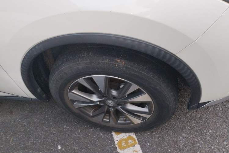 Used Nissan Murano 2019 2.5L XL Two-Wheel Drive SmartConnect Luxury Edition China V Standard Right Front Wheel Hub