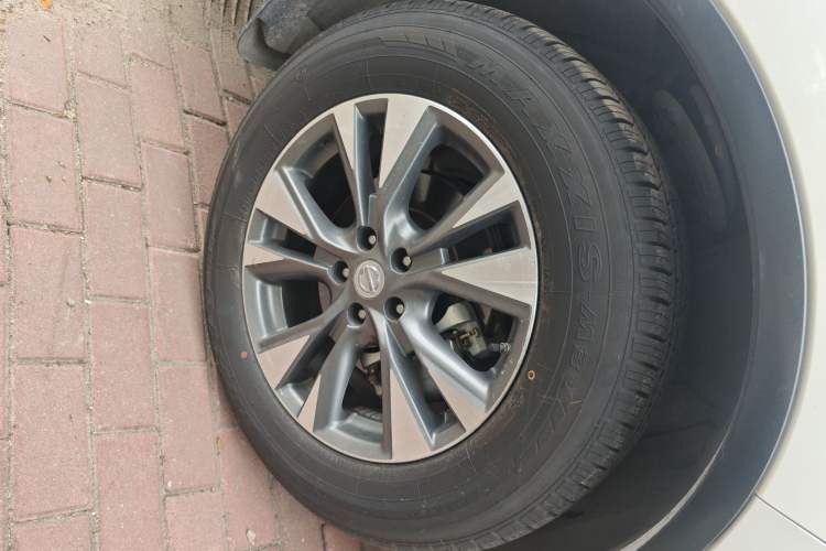 Used Nissan Murano 2019 2.5L XL Two-Wheel Drive Smart Connect Luxury Edition China VI Standard Right Front Wheel Hub