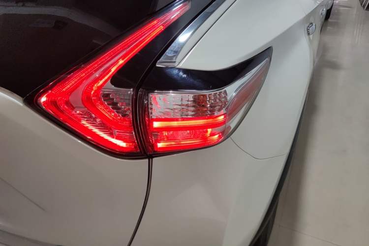 Used Nissan Murano 2019 2.5L XL Two-Wheel Drive SmartConnect Luxury Edition China V Standard Right Rear Taillight