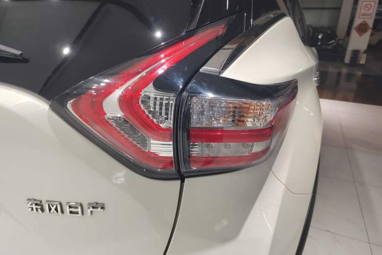 Used Nissan Murano 2019 2.5L XL Two-Wheel Drive Smart Connect Luxury Edition China VI Standard Right Rear Taillight