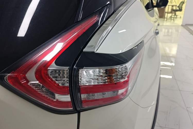 Used Nissan Murano 2019 2.5L XL Two-Wheel Drive Smart Connect Luxury Edition China VI Standard Right Rear Taillight