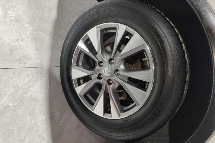 Used Nissan Murano 2019 2.5L XE Two-Wheel Drive Elite Version China VI Standard Right Rear Wheel Hub