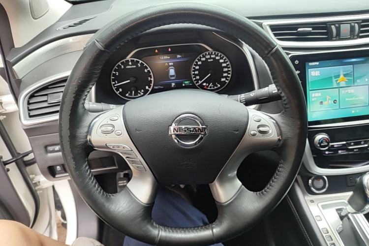 Used Nissan Murano 2019 2.5L XL Two-Wheel Drive Smart Connect Luxury Edition China VI Standard Steering Wheel