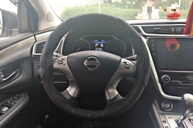 Used Nissan Murano 2019 2.5L XL Two-Wheel Drive Smart Connect Luxury Edition China VI Standard Steering Wheel