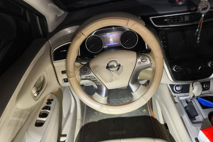 Used Nissan Murano 2019 2.5L XL Two-Wheel Drive Smart Connect Luxury Edition China VI Standard Steering Wheel
