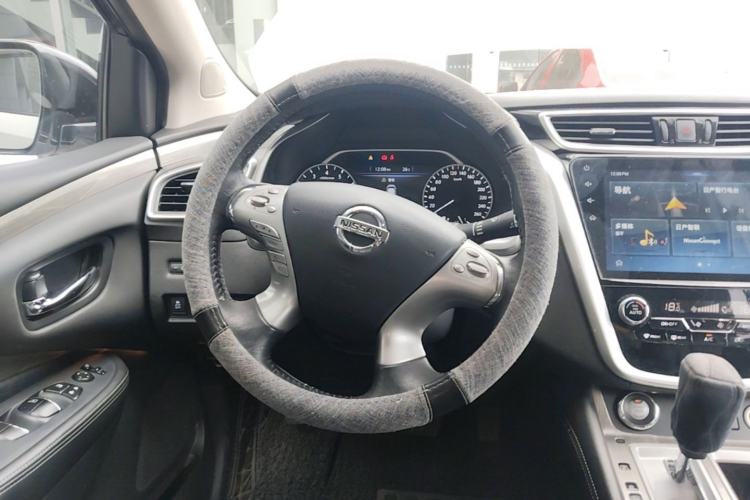 Used Nissan Murano 2019 2.5L XL Two-Wheel Drive Smart Connect Luxury Edition China VI Standard Steering Wheel