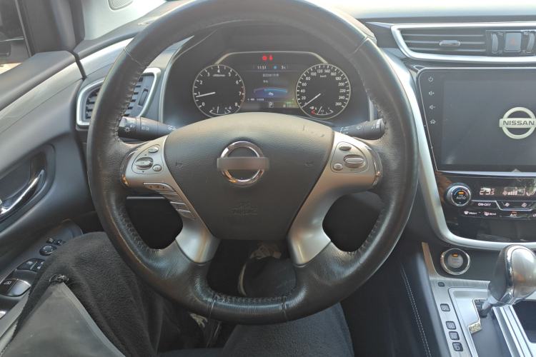 Used Nissan Murano 2019 2.5L XL Two-Wheel Drive Smart Connect Luxury Edition China VI Standard Steering Wheel