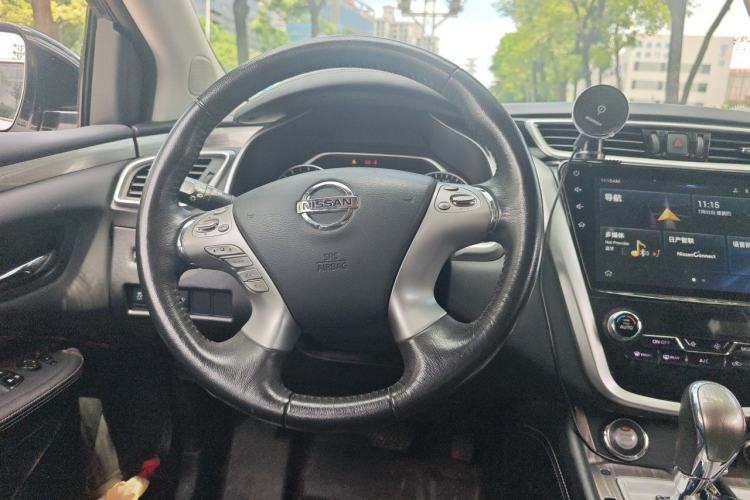 Used Nissan Murano 2019 2.5L XL Two-Wheel Drive Smart Connect Luxury Edition China VI Standard Steering Wheel