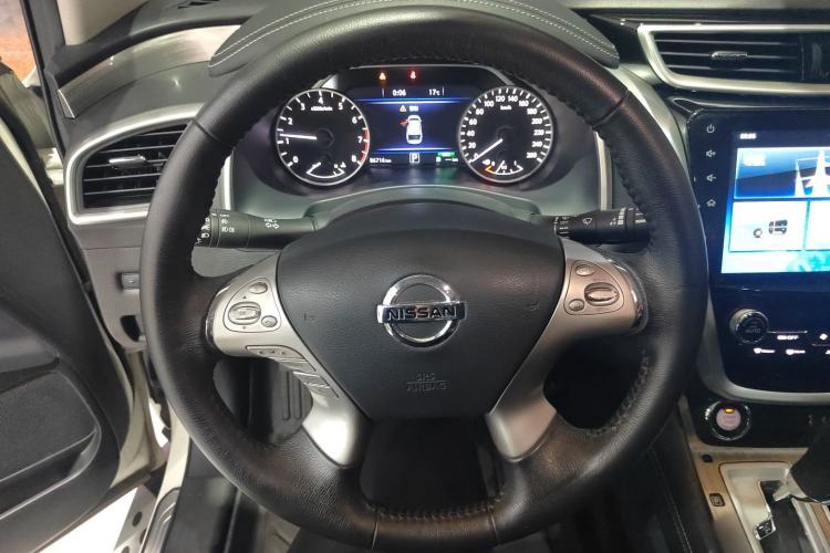 Used Nissan Murano 2019 2.5L XL Two-Wheel Drive Smart Connect Luxury Edition China VI Standard Steering Wheel
