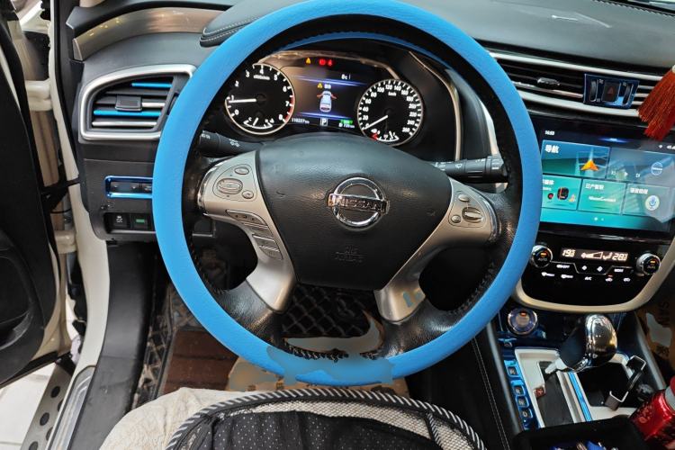 Used Nissan Murano 2019 2.5L XL Two-Wheel Drive Smart Connect Luxury Edition China VI Standard Steering Wheel
