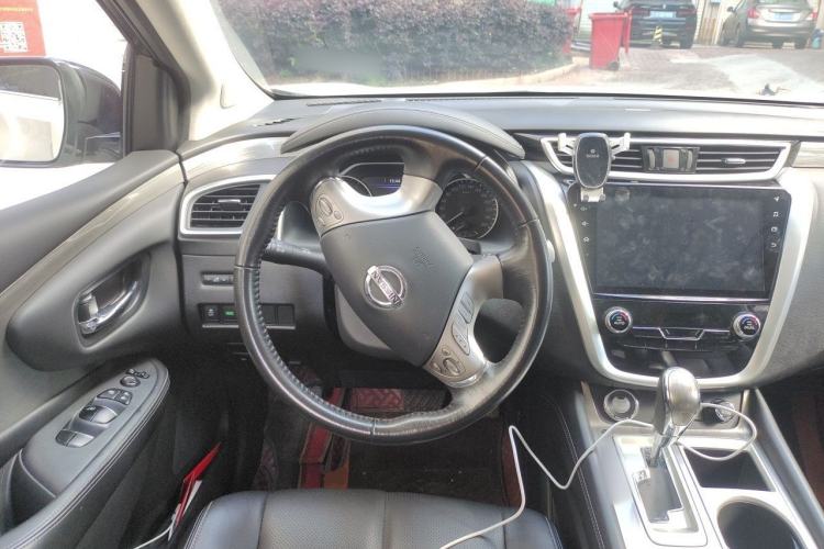 Used Nissan Murano 2019 2.5L XL Two-Wheel Drive Smart Connect Luxury Edition China VI Standard Steering Wheel