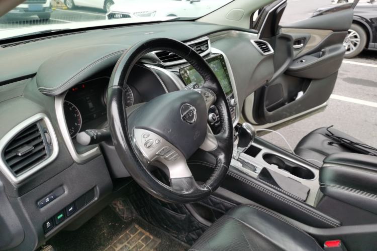 Used Nissan Murano 2019 2.5L XL Two-Wheel Drive Smart Connect Luxury Edition China VI Standard Steering Wheel