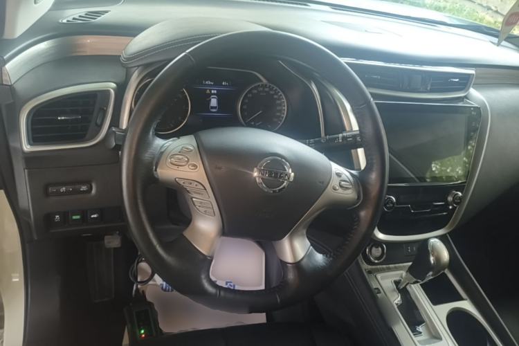 Used Nissan Murano 2019 2.5L XL Two-Wheel Drive Smart Connect Luxury Edition China VI Standard Steering Wheel