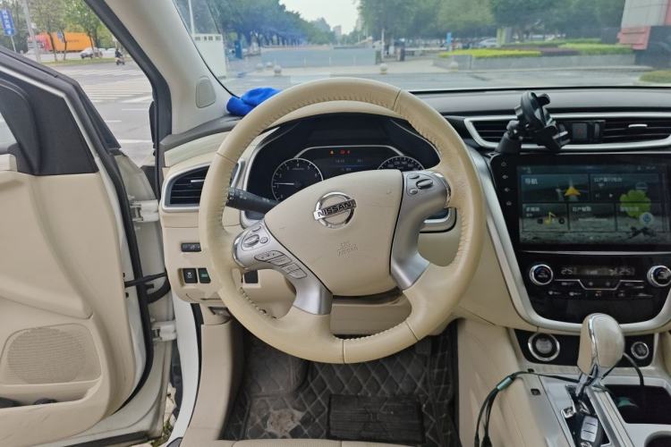 Used Nissan Murano 2019 2.5L XL Two-Wheel Drive Smart Connect Luxury Edition China VI Standard Steering Wheel