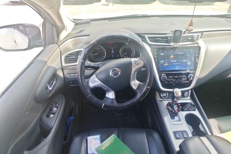 Used Nissan Murano 2019 2.5L XL Two-Wheel Drive Smart Connect Luxury Edition China VI Standard Steering Wheel