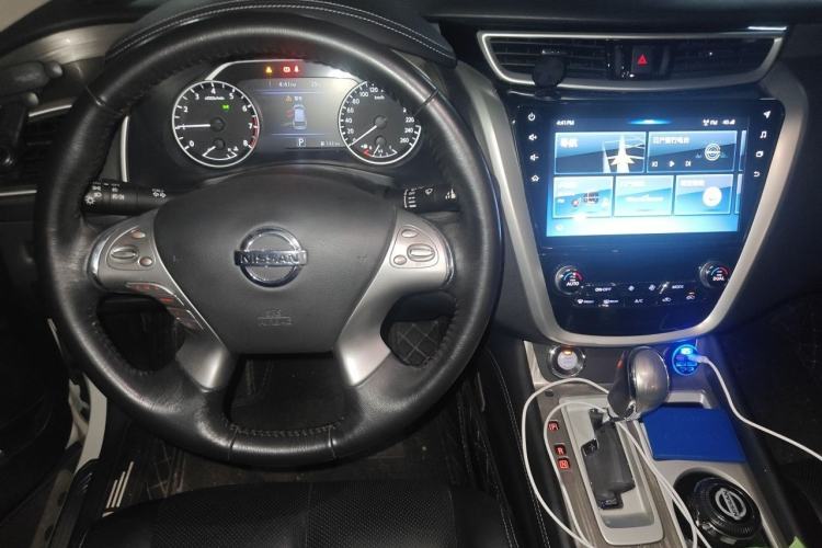 Used Nissan Murano 2019 2.5L XL Two-Wheel Drive Smart Connect Luxury Edition China VI Standard Steering Wheel