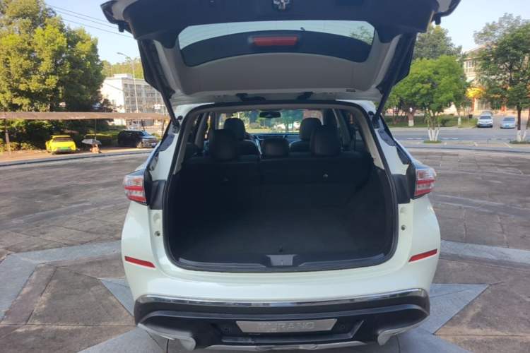Used Nissan Murano 2019 2.5L XL Two-Wheel Drive Smart Connect Luxury Edition China VI Standard Trunk