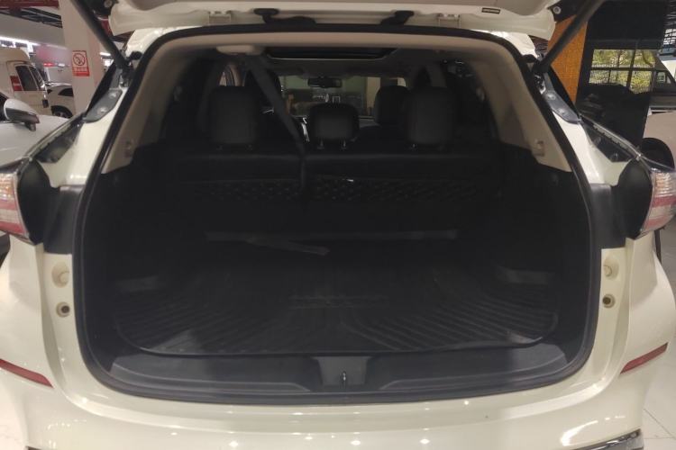 Used Nissan Murano 2019 2.5L XL Two-Wheel Drive Smart Connect Luxury Edition China VI Standard Trunk