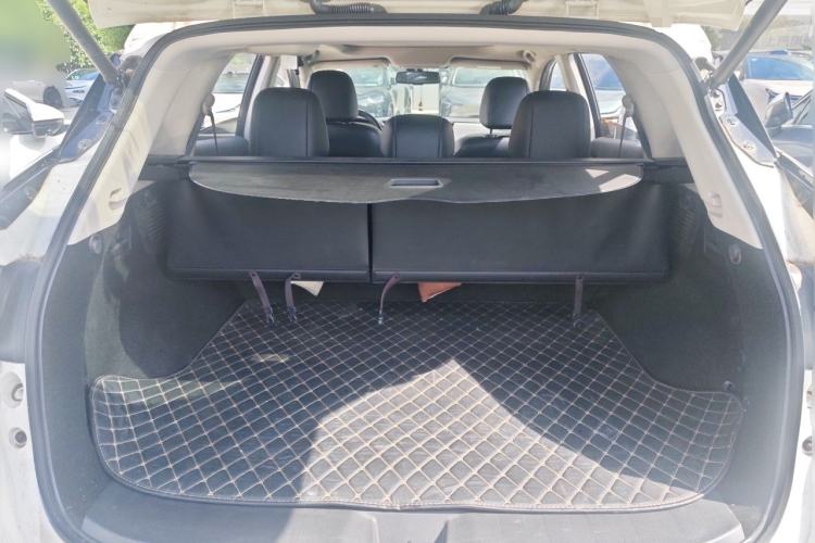 Used Nissan Murano 2019 2.5L XL Two-Wheel Drive Smart Connect Luxury Edition China VI Standard Trunk