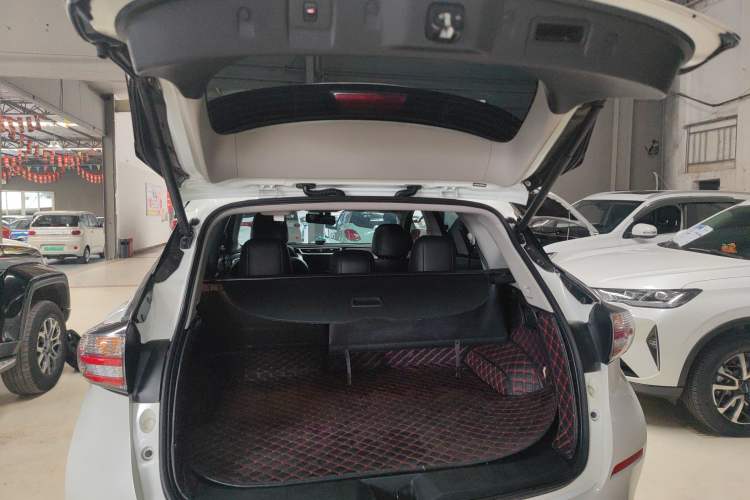 Used Nissan Murano 2019 2.5L XL Two-Wheel Drive Smart Connect Luxury Edition China VI Standard Trunk