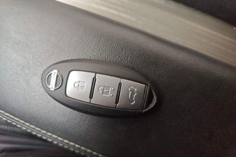 Used Nissan Murano 2019 2.5L XL Two-Wheel Drive Smart Connect Luxury Edition China VI Standard Vehicle Key