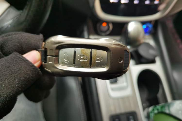 Used Nissan Murano 2019 2.5L XL Two-Wheel Drive Smart Connect Luxury Edition China VI Standard Vehicle Key