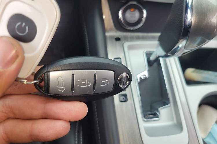 Used Nissan Murano 2019 2.5L XL Plus Two-Wheel Drive SmartConnect Leading Edition China VI Standard Vehicle Key