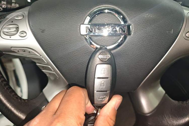 Used Nissan Murano 2019 2.5L XL Two-Wheel Drive Smart Connect Luxury Edition China VI Standard Vehicle Key
