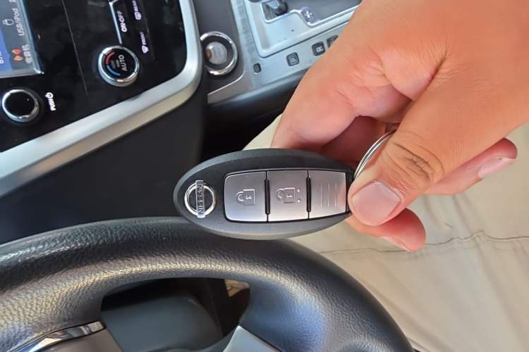 Used Nissan Murano 2019 2.5L XE Two-Wheel Drive Elite Version China VI Standard Vehicle Key