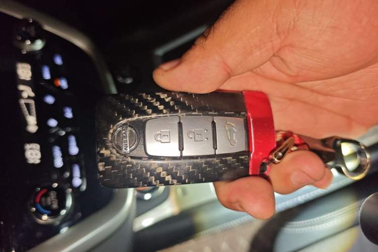 Used Nissan Murano 2019 2.5L XL Plus Two-Wheel Drive SmartConnect Leading Edition China VI Standard Vehicle Key
