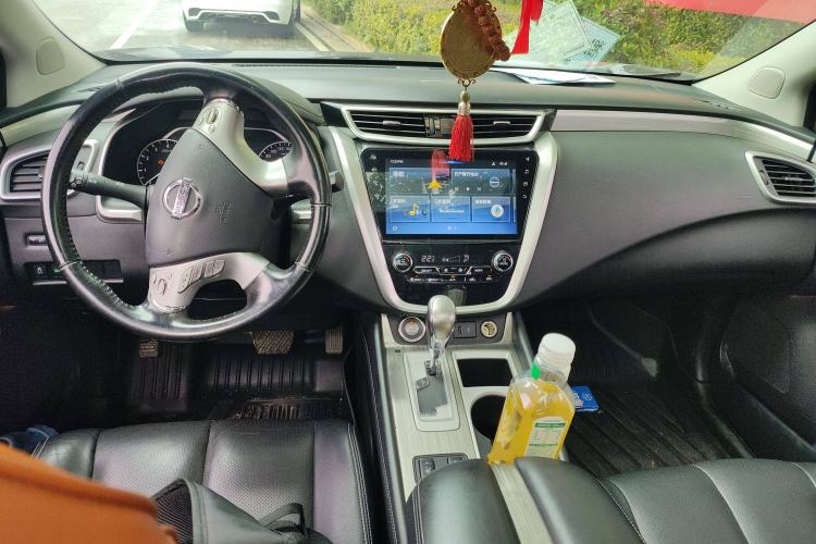 Used Nissan Murano 2019 2.5L XL Two-Wheel Drive Smart Connect Luxury Edition China VI Standard Center Console