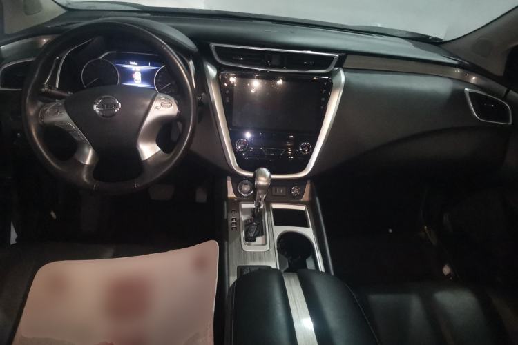Used Nissan Murano 2019 2.5L XL Two-Wheel Drive Smart Connect Luxury Edition China VI Standard Center Console