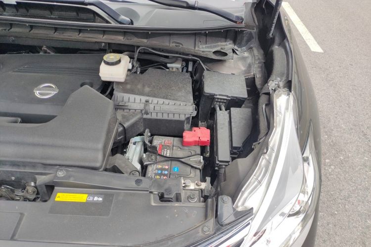 Used Nissan Murano 2019 2.5L XL Two-Wheel Drive Smart Connect Luxury Edition China VI Standard Engine Bay Left