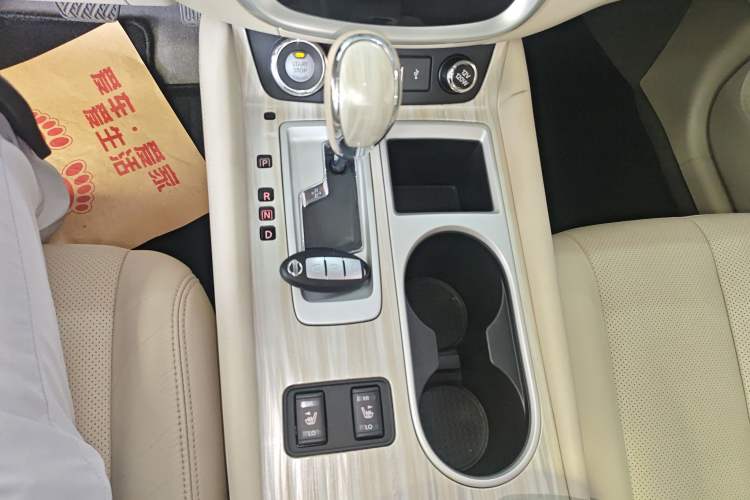 Used Nissan Murano 2019 2.5L XL Two-Wheel Drive Smart Connect Luxury Edition China VI Standard Gear Lever