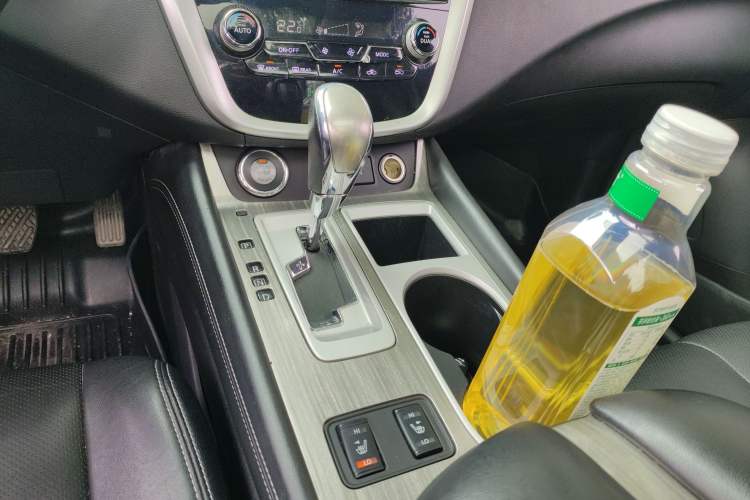 Used Nissan Murano 2019 2.5L XL Two-Wheel Drive Smart Connect Luxury Edition China VI Standard Gear Lever