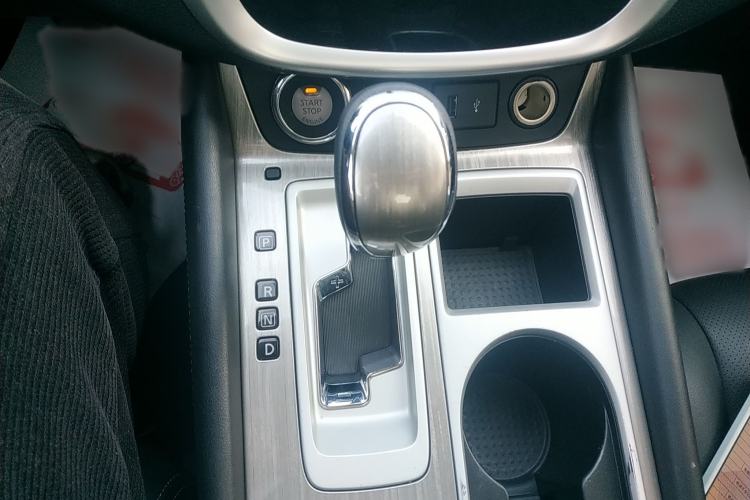 Used Nissan Murano 2019 2.5L XL Two-Wheel Drive Smart Connect Luxury Edition China VI Standard Gear Lever
