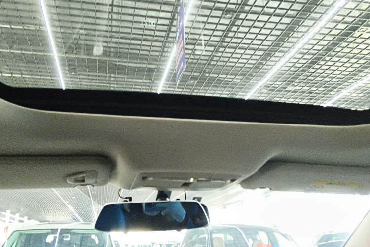 Used Nissan Murano 2019 2.5L XL Two-Wheel Drive Smart Connect Luxury Edition China VI Standard Headliner