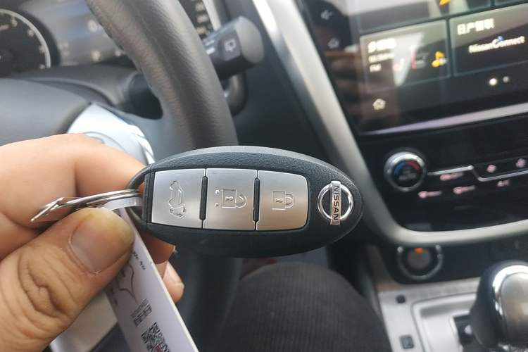 Used Nissan Murano 2019 2.5L XL Two-Wheel Drive Smart Connect Luxury Edition China VI Standard Interior 1