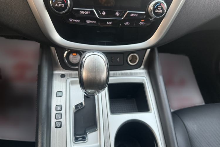 Used Nissan Murano 2019 2.5L XL Two-Wheel Drive Smart Connect Luxury Edition China VI Standard Interior 3