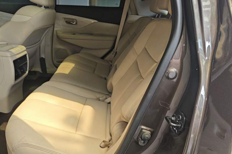 Used Nissan Murano 2019 2.5L XL Two-Wheel Drive Smart Connect Luxury Edition China VI Standard Left Rear Seat