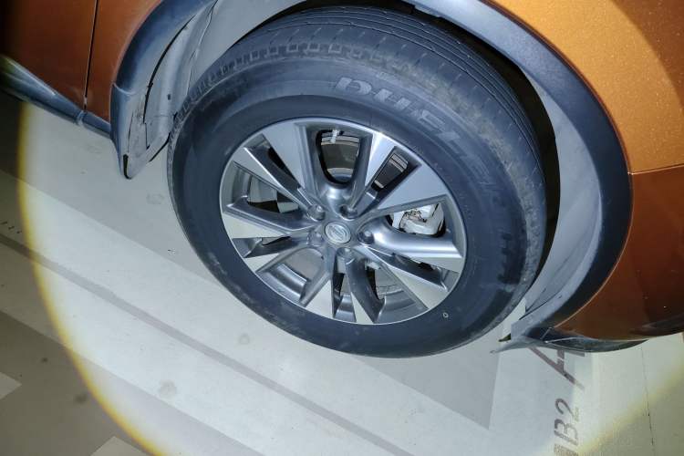 Used Nissan Murano 2019 2.5L XE Two-Wheel Drive Elite Version China V Standard Right Front Wheel Hub